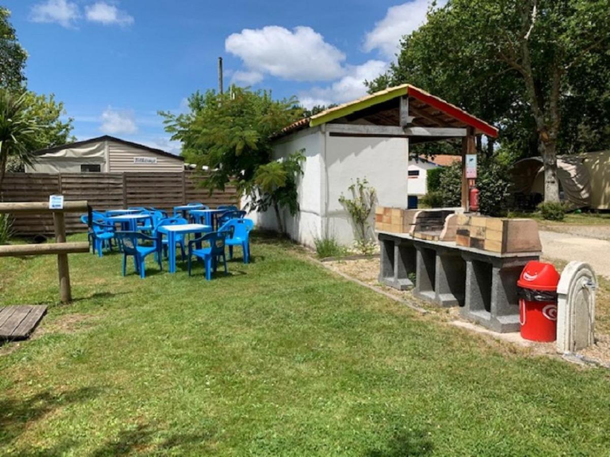 Camping La Chesnays Hotel Vendays-Montalivet Bagian luar foto