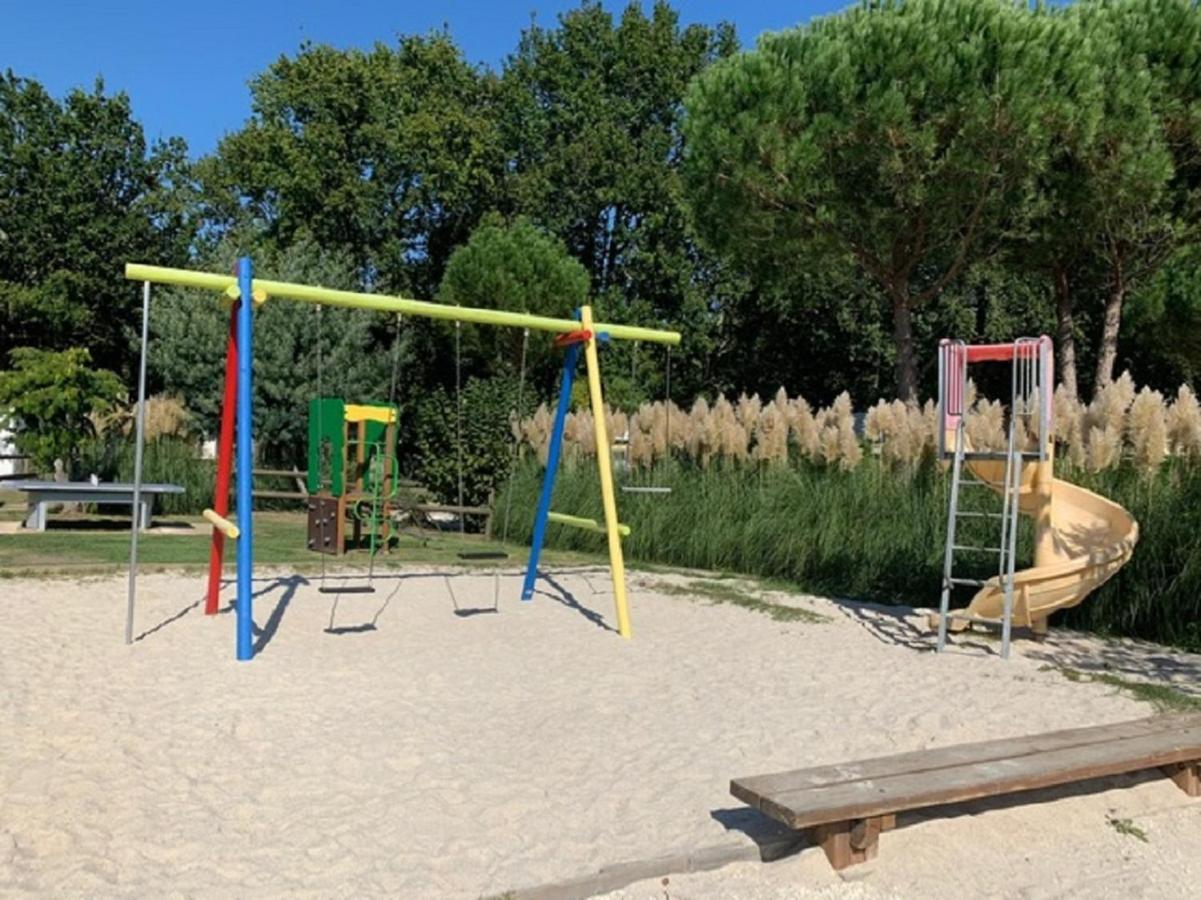 Camping La Chesnays Hotel Vendays-Montalivet Bagian luar foto